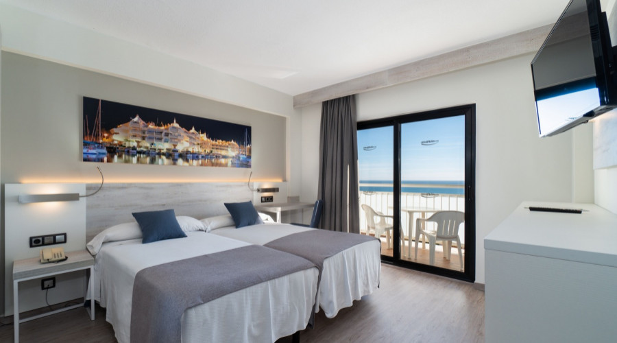 Club service Double Room Sea Front View
